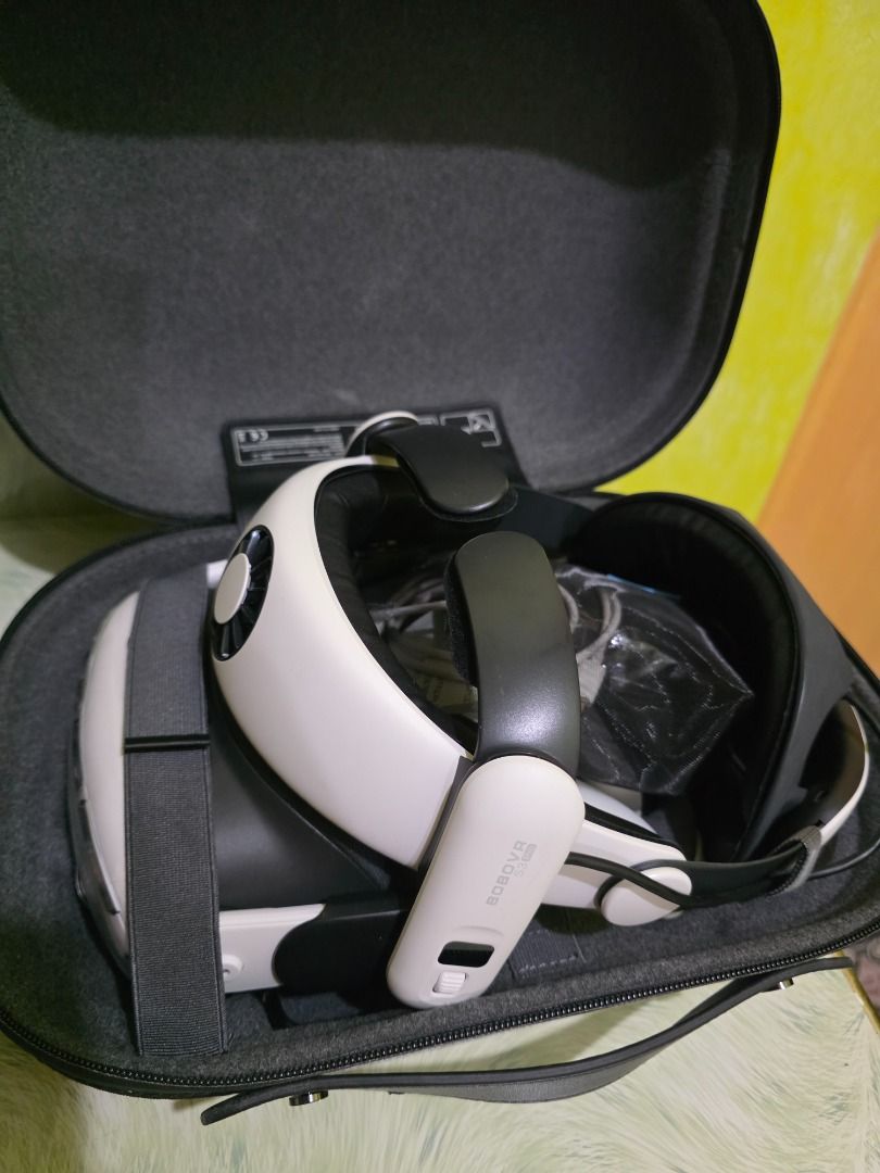 Meta Quest 3 (512gb) (Category: Other Gadgets) located in Caloocan City. Submitted by ej_0206 (Listing ID 1460305537, Image 1). Description: Rarely used Meta Quest 3 with complete accessories. - BoboVR M3 Pro with battery pack - Clear Front Protector - Jelly case protector for controller - BoboVR C3 Carrying Case.