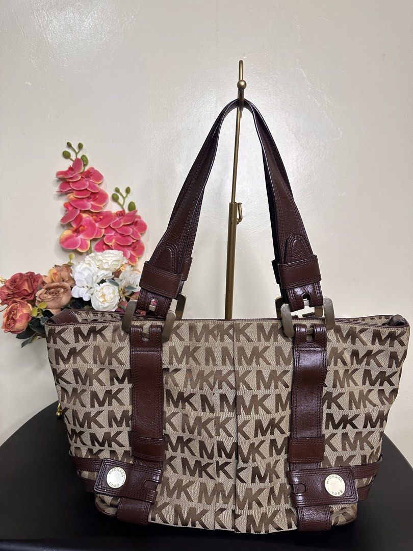 MICHAEL KORS (Category: Tote Bags) located in Baguio. Submitted by bags_2600 (Listing ID 1460498671, Image 2). Description: No Issue.