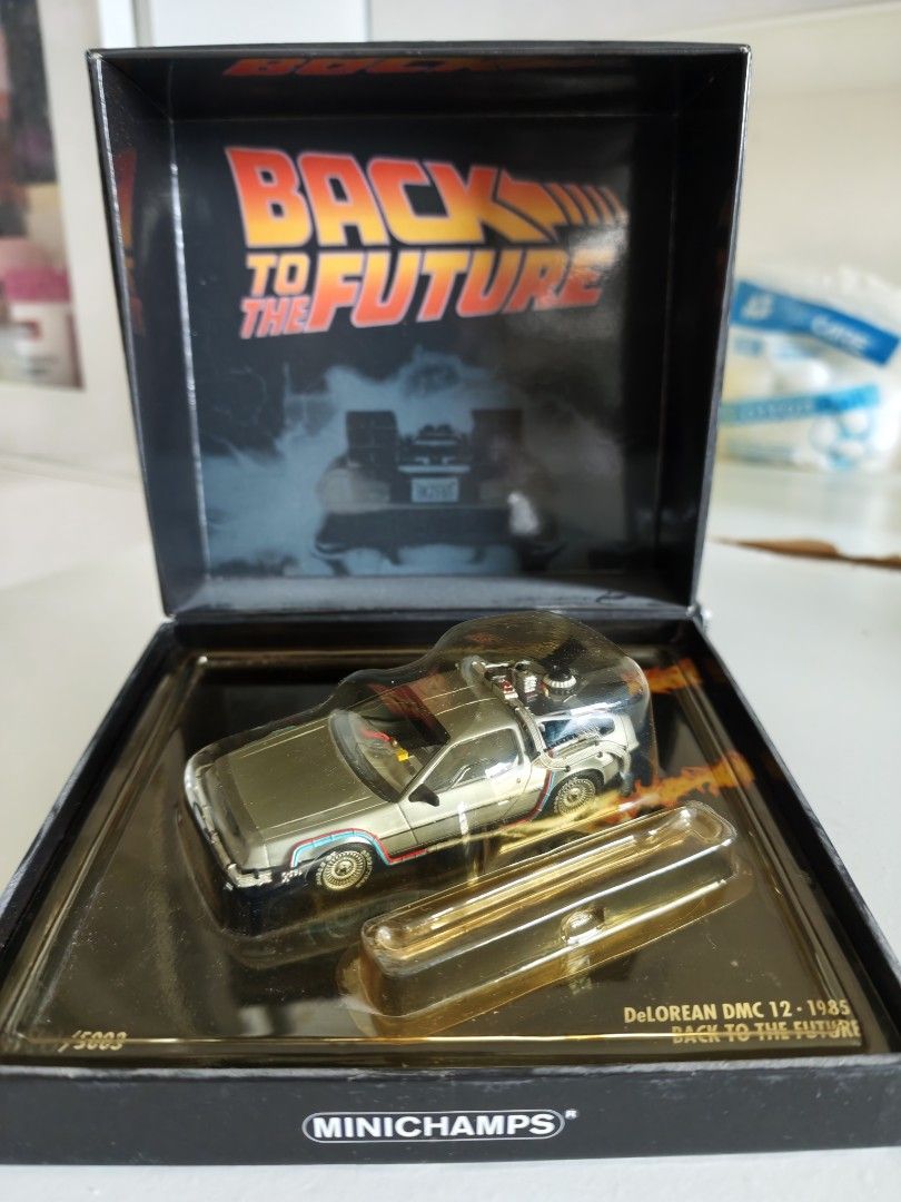 Minichamps 1:43 Back To The Future 回到未來 DeLorean （分類：汽車模型）位於 Hong Kong。 由 octoberfc3s 提交（商品編號 1460471290，圖片 1）。簡介： 請先按查看更多內的 買家必讀及交收方法 玩具資料: MINICHAMPS 出品嘅 DeLorean，係《回到未來》電影經典款。1:43 比例，做工仔細。有埋個靚盒裝住。一直放display櫃收藏。未開過來玩。 買家必讀 不議價 議價一律不回覆 不散賣 如圖中物品多於一件 以圖中所有物件一拼出售 不作散賣 亦不作回覆 本人不是24小時𥄫實個app 所以若未收到回覆 請耐心等候 謝絕驗屍官及完美主義者 中古品 會有舊化 不可能100%全新 交收方法: Option 1 面交 星期六或星期日 下午3時後至晚上10時 啟德港鐵站 以轉數快即場過數 (如非必要才接受現金及不設找贖) 由於港鐵付例 請買家配合 大家是朋友關係 不是在進行交易 以避免觸犯付例 (禁止販賣／交