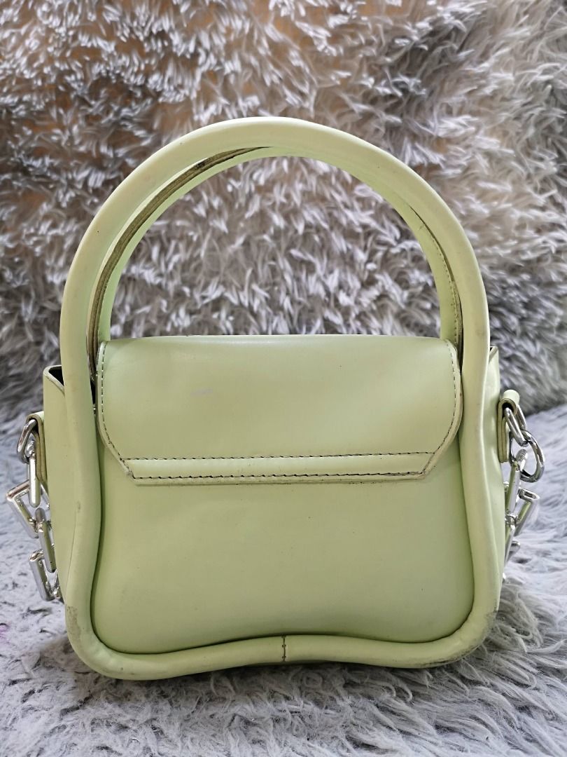 Mint Green Chain Bag (Category: Shoulder Bags) located in Santa Cruz. Submitted by jmy_surplus.2 (Listing ID 1460458104, Image 3). Description: Size ; L - 7 W - 9 Color ; Mint Green Type ; Chain bag Brand ; No Brand Material ; Leather Style ; Mini Snap Closure Chain Bag LR 173 JMY 5 Batch #218.