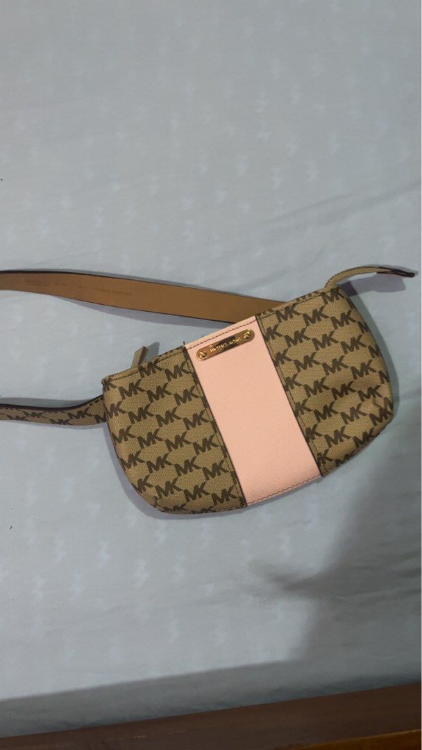 MK BELT BAG IN PINK (Category: Purses & Pouches) located in Manila. Submitted by rayedlcrz (Listing ID 1460319705, Image 1). Description: Slightly used.