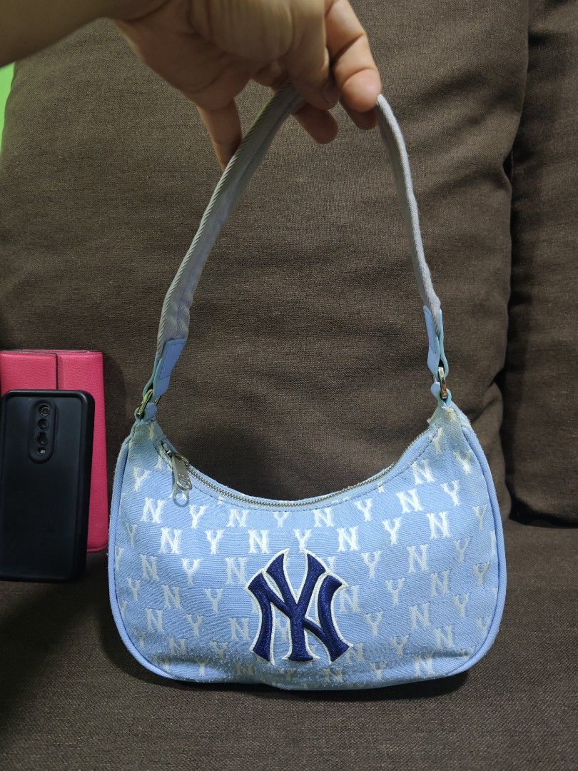 MLB canvass kili bag (Category: Shoulder Bags) located in Pili. Submitted by zaneombao03491 (Listing ID 1460433116, Image 1). Description: .