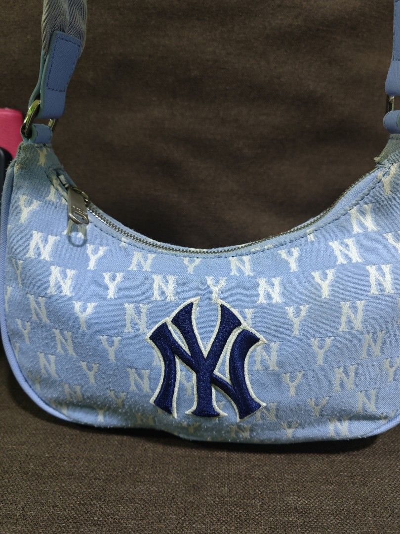 MLB canvass kili bag (Category: Shoulder Bags) located in Pili. Submitted by zaneombao03491 (Listing ID 1460433116, Image 2). Description: .