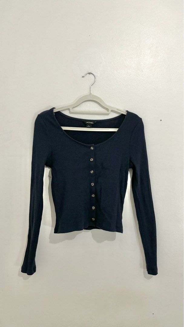 Monki Navy Blue Ribbed Long-Sleeve Button-Front Top (Category: Longsleeves) located in Caloocan City. Submitted by buymethisandthat (Listing ID 1460448788, Image 1). Description: ✨ Monki Navy Blue Ribbed Long-Sleeve Button-Front Top - ₱119 📌 CONDITION • Condition: 9/10 • Flaws: None visible 📏 SIZE • Tag Size: Small • Recommended: Fits Small to Medium (Fitted Stretchy Knit).