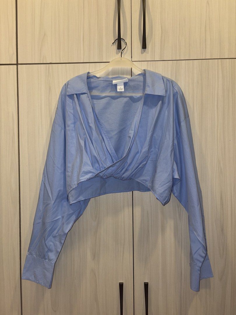 MONKI Tie-around Collared Outer Top (Category: Longsleeves) located in Antipolo. Submitted by maiplus (Listing ID 1460373874, Image 2). Description: MONKI Size L, cropped fits L-XL body frame never used 📍Antipolo City.