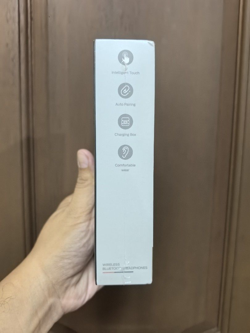 Monster Aurafit GT16 wireless earphones (Category: Earphones) located in Quezon City. Submitted by unboxingtito (Listing ID 1460443072, Image 3). Description: Monster Aurafit GT16 wireless earphones -brand new and sealed -wireless.