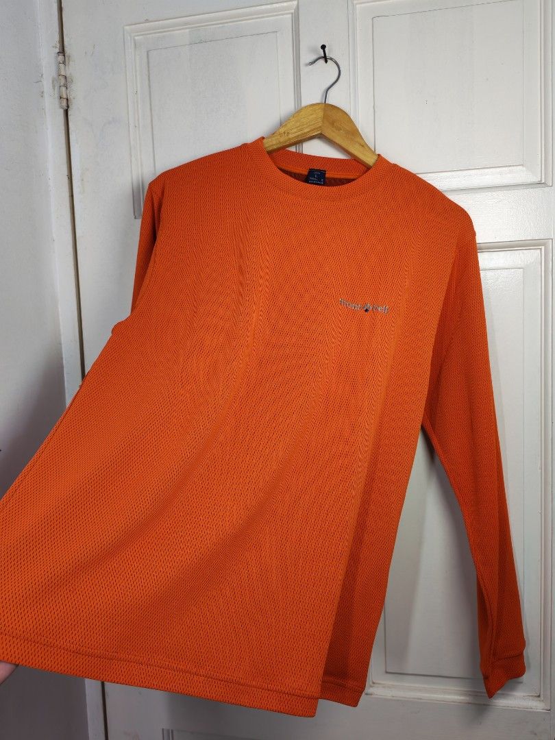 Montbell long sleeves large japan (Category: Activewear) located in Manila. Submitted by potato.ph (Listing ID 1460351399, Image 3). Description: Montbell tees large on tag dimensions: 20x26.