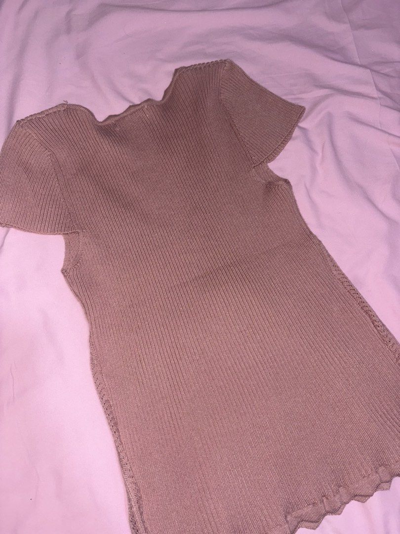 Moses Queen Pink Ribbed Top (Category: Others Tops) located in Concepcion. Submitted by v.aeonise (Listing ID 1460440043, Image 2). Description: ꧁ moses queen pink ribbed top꧂ [ITEM DETAILS] * size: XL on tag but best fit is m-large * fabric: 98%cotton, 2%polyester .ᐟ buyer will shoulder the shipping fee .ᐟ mode of payment: gcash or bdo bank transfer .ᐟ mode of delivery: j&t express .