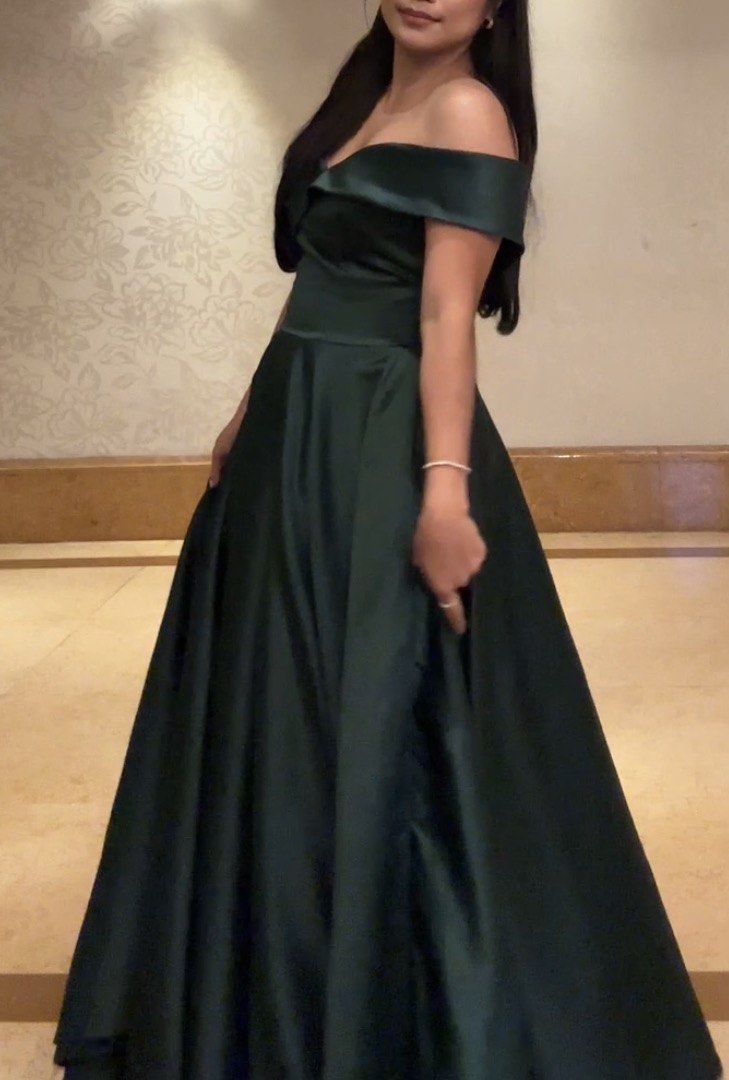 Moss Green Evening gown (Category: Evening dresses & gowns) located in Manila. Submitted by jasf4uuu (Listing ID 1460476332, Image 3). Description: Custom made evening gown. used once. like new Built: 5'5" / 60klgs.