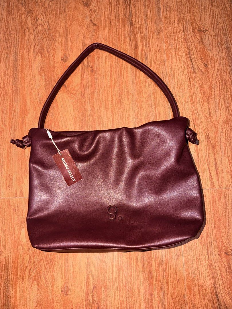 Mumu Select Drawstring Bag (Category: Shoulder Bags) located in Cainta. Submitted by samneev (Listing ID 1460313308, Image 2). Description: .