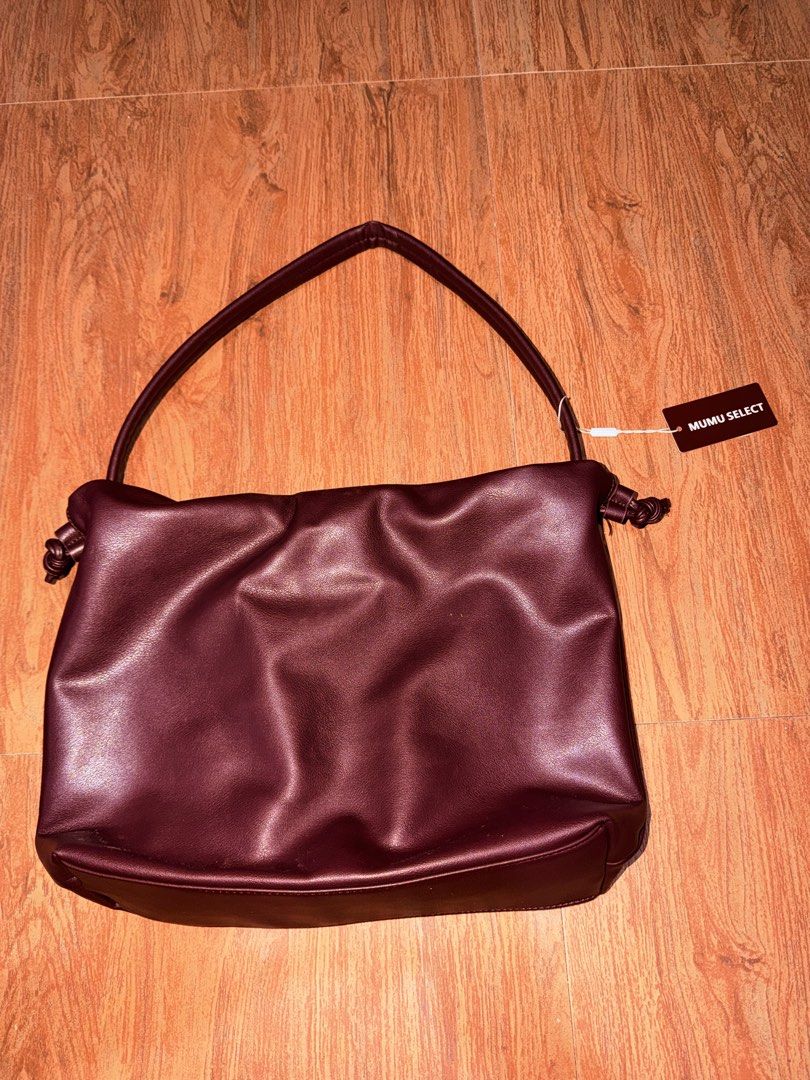 Mumu Select Drawstring Bag (Category: Shoulder Bags) located in Cainta. Submitted by samneev (Listing ID 1460313308, Image 3). Description: .
