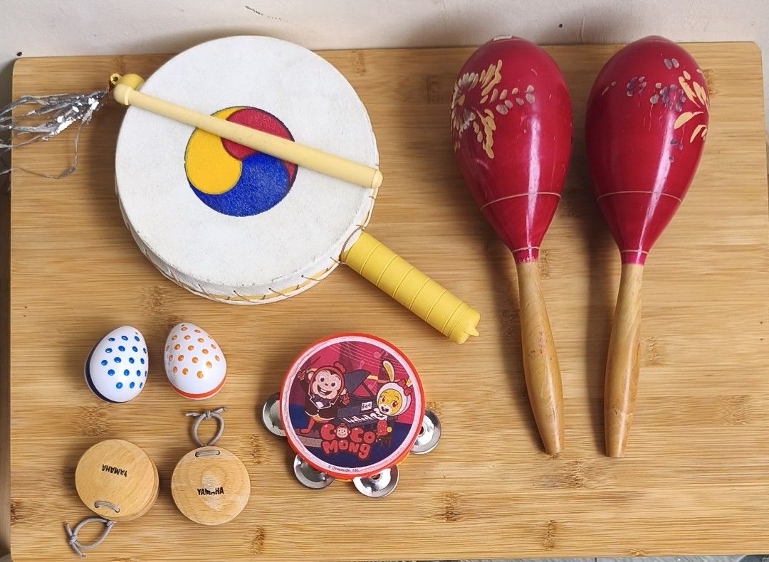 Musical instruments (Category: Musical Instruments) located in Manila. Submitted by musichorn (Listing ID 1460390277, Image 1). Description: ⭐(Php 1,000)⭐ PangCarolling Starter pack Bundle.