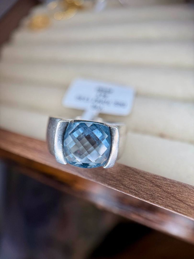 Natural Topaz in Designer Vintage Silver Setting (Category: Rings) located in Baguio. Submitted by asna_taku (Listing ID 1460431594, Image 1). Description: 💎 Natural Topaz in Designer Vintage Silver Setting A statement piece with old-world character ✨ This vintage designer ring features a beautifully faceted blue topaz with a crisp, icy-blue sparkle, set in substantial silver for that distinctive vintage look. 💙 Natural Blue Topaz ✨ Beautifully