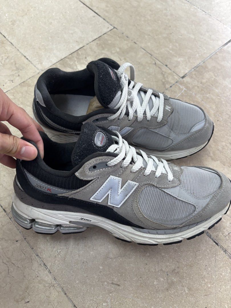 New Balance 2002R Slate Grey Raincloud (Category: Sneakers) located in Pasig City. Submitted by bootsoftravel_ph (Listing ID 1460500850, Image 1). Description: New Balance 2002R Slate Grey Raincloud used - Good FOR SALE Pair only FREE shipping!!! Issue: No issue/s Price ₱2,995 size: EU 42 / UK 8 / US 9 Guaranteed 100% Legit 💯 We ship nationwide 🚚.