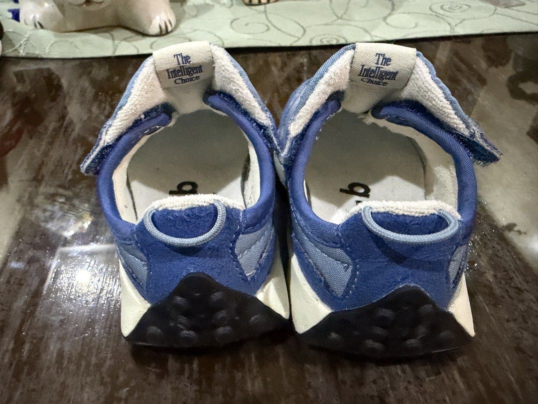 New Balance 327 for kids (Category: Babies & Kids Fashion) located in Manila. Submitted by isabella.0927 (Listing ID 1460462430, Image 2). Description: .