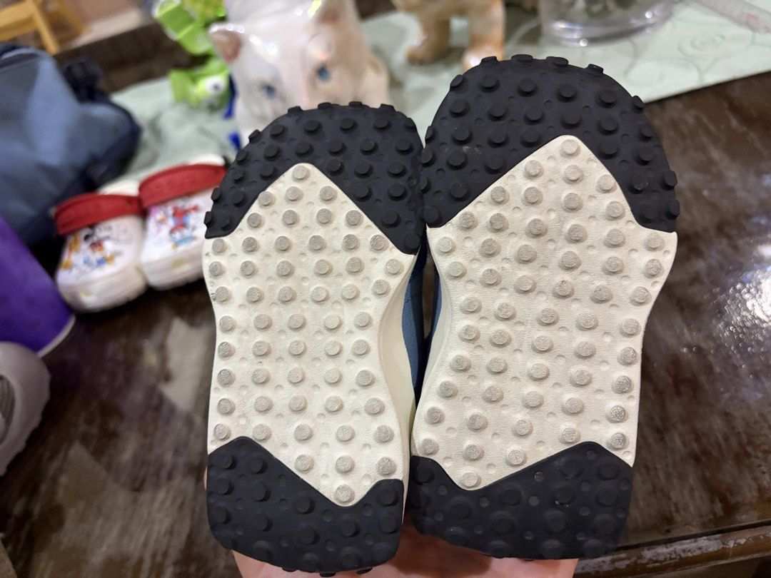 New Balance 327 for kids (Category: Babies & Kids Fashion) located in Manila. Submitted by isabella.0927 (Listing ID 1460462430, Image 3). Description: .