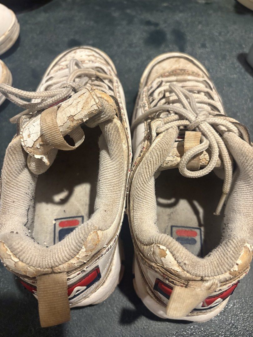 NEW BALANCE / FILA (Category: Sneakers) located in Manila. Submitted by nostrav (Listing ID 1460482360, Image 2). Description: New balance / Fila Disruptor 7.5 / 7 ₱500 Good for daily Rfs : declutter 📍Manila .