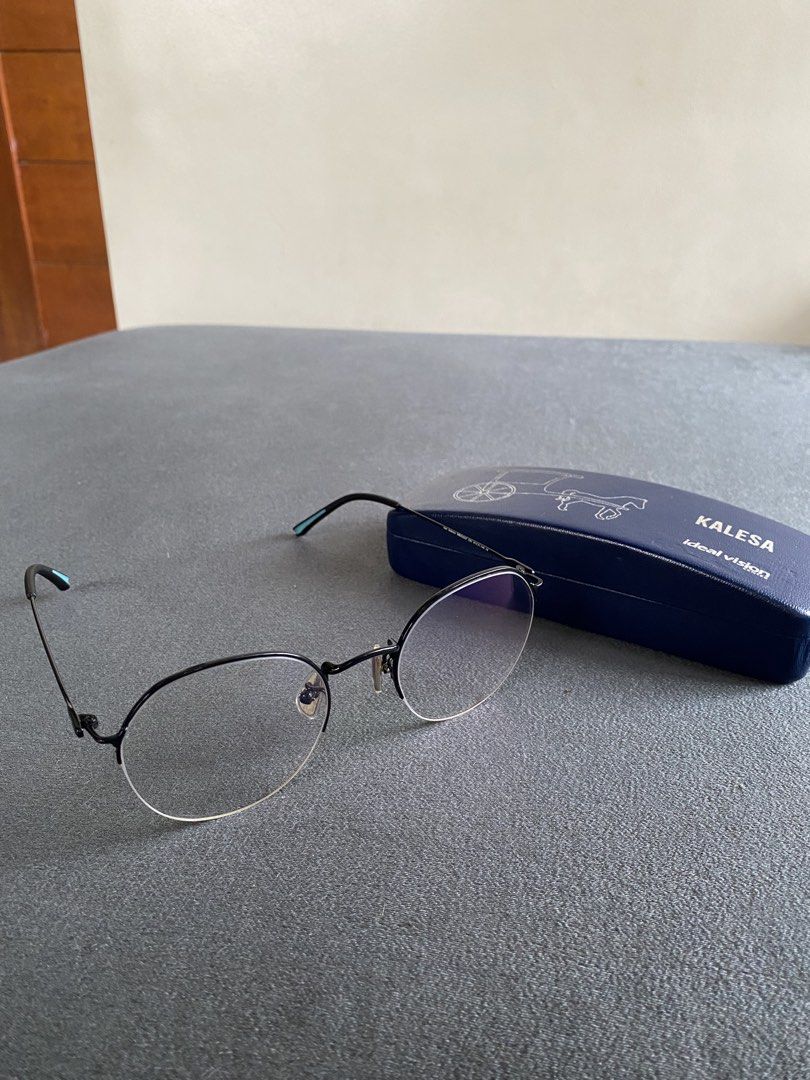 New Balance Prescription Frame Eyeglasses (Category: Sunglasses & Eyewear) located in Imus. Submitted by nnitzzuj (Listing ID 1460483321, Image 1). Description: - Lightly used - Sleek black rimless eyeglasses - Frame size: 51-21-145 - Ideal for everyday wear - Comes with hard case and cloth Free service sa ideal vision any branch! bought these for 4k before (frames).