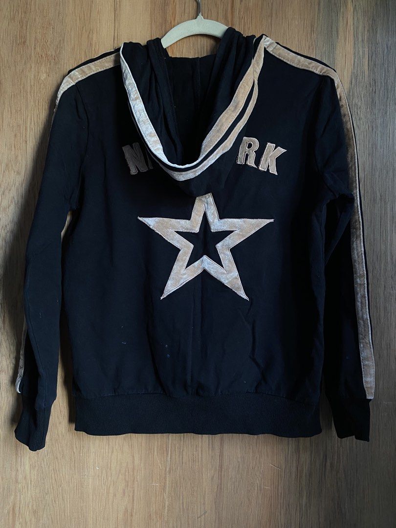 New York Jacket (Category: Coats, Jackets and Outerwear) located in Santa Rosa. Submitted by maddy.0323 (Listing ID 1460399011, Image 2). Description: Size: Small - Medium Zipper working.