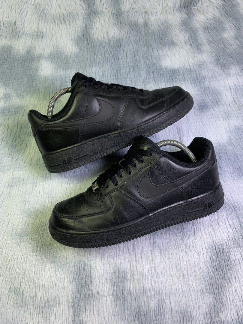 NIKE AF1 LOW ‘07 TRIPLE BLACK (Category: Sneakers) located in Quezon City. Submitted by shooz.kartel (Listing ID 1460405146, Image 1). Description: For sale only‼️ NIKE AF1 LOW ‘07 TRIPLE BLACK Excellent condition Issue very minimal sign of usage only Size 8.5 us 42 euro 26.5 cm 1750 + sf only Legit/Authentic 💯 Pm for fast transact! 📩 Can do ship nationwide MOP: paymaya, bank transfer or gcash Location: Metro manila.