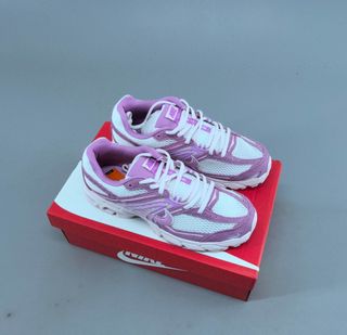 (Category: ) located in . Submitted by khai.uasneakers (Listing ID 1460414678, Image 1). Description: .