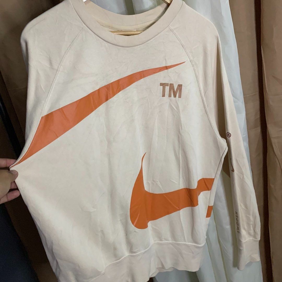 NIKE BIG SWOOSH SWEATER (Category: Tshirts & Polo Shirts ) located in Binalonan. Submitted by thrift_on2022 (Listing ID 1460444521, Image 2). Description: W- 22 L- 27 Excellent condition✅ Send offers directly✅ Available unless marked as sold✅ .