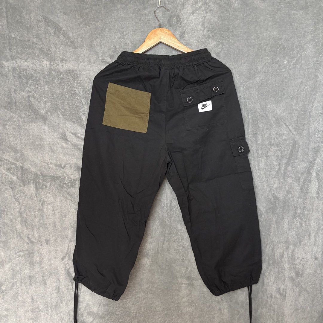 Nike Black Cargo Jogger Pants with Utility Pockets (Category: Luxury Apparel) located in Tuguegarao City. Submitted by past10 (Listing ID 1460485538, Image 2). Description: .