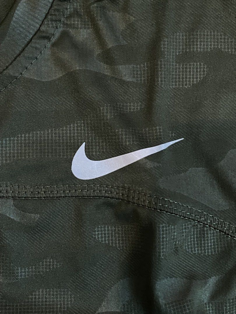 NIKE CAMOUFLAGE DRI FIT LONG SLEEVE (Category: Hoodies) located in Manila. Submitted by sebthrift (Listing ID 1460370773, Image 3). Description: .