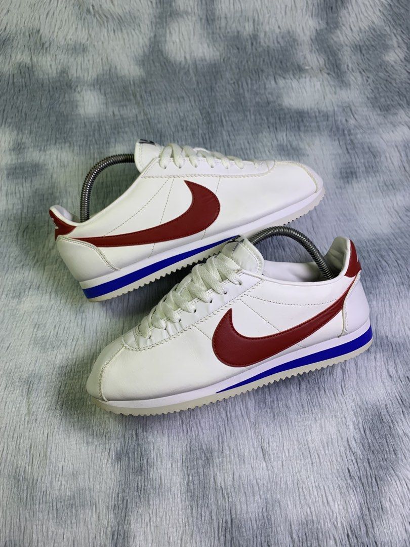 NIKE CLASSIC CORTEZ FORREST GUMP (Category: Sneakers) located in Quezon City. Submitted by shooz.kartel (Listing ID 1460404269, Image 1). Description: For sale only‼️ NIKE CORTEZ FORREST GUMP Excellent condition No major issues Size 10 womens 8.5 mens 42 euro 27 cm 1650 + sf only Legit/Authentic 💯 Pm for fast transact! 📩 Can do ship nationwide MOP: paymaya, bank transfer or gcash Location: Metro manila.