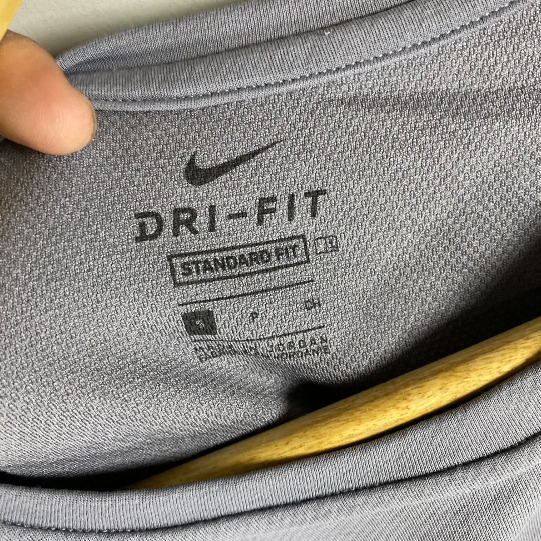 NIKE Dri-FIT Heathered Training Tee Slate Grey / S (Category: Activewear) located in Antipolo. Submitted by canadafindss (Listing ID 1460491945, Image 3). Description: Visit & Follow Canada Finds for more premium thrift, streetwear, vintage, techwear, activewear, and branded finds from Canada 🇨🇦 More items posted regularly: https://www.carousell.ph/u/canadafindss NIKE Dri-FIT Heathered Training Tee Slate Grey / S Engineered for reliable daily p