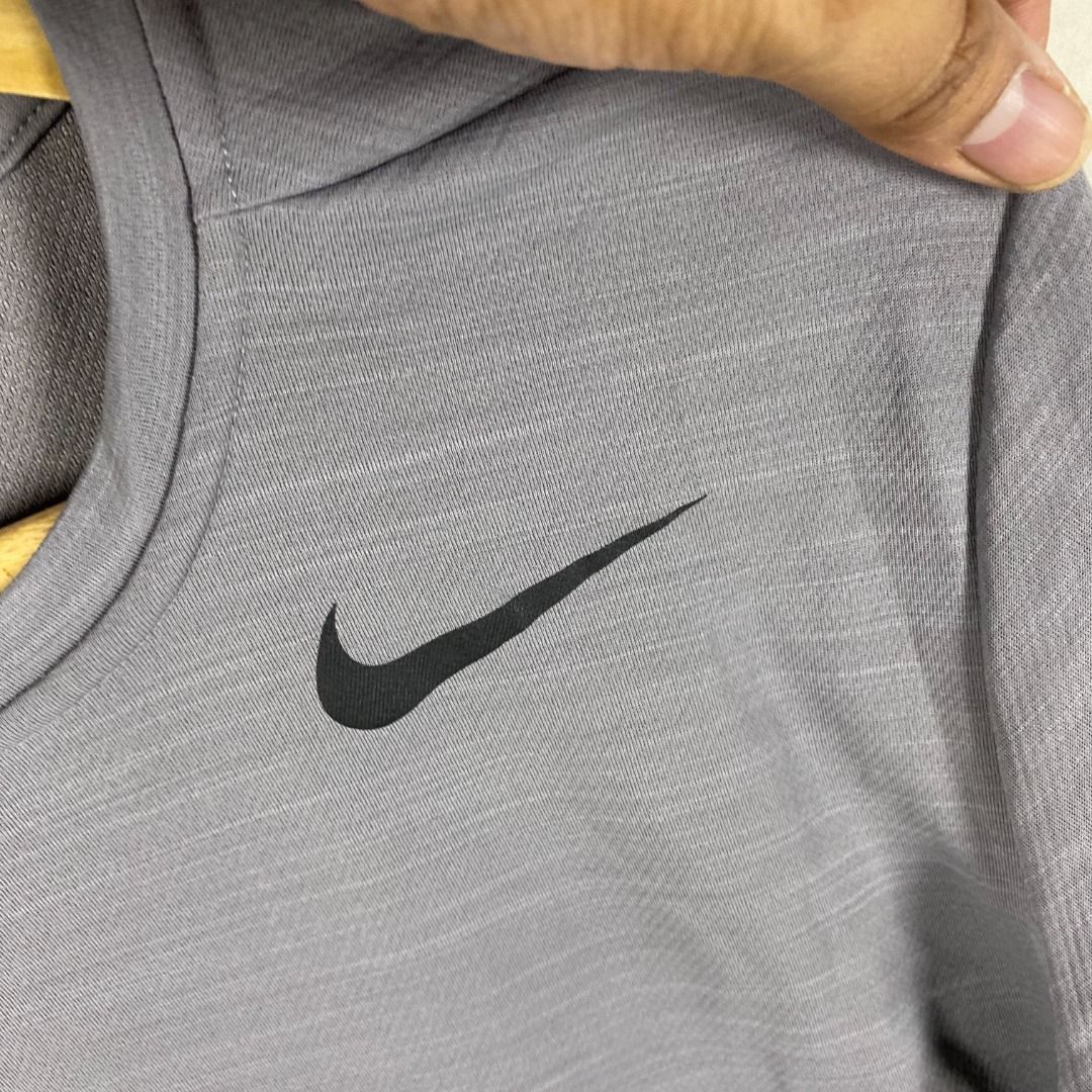 NIKE Dri-FIT Heathered Training Tee Slate Grey / S (Category: Activewear) located in Antipolo. Submitted by canadafindss (Listing ID 1460491945, Image 2). Description: Visit & Follow Canada Finds for more premium thrift, streetwear, vintage, techwear, activewear, and branded finds from Canada 🇨🇦 More items posted regularly: https://www.carousell.ph/u/canadafindss NIKE Dri-FIT Heathered Training Tee Slate Grey / S Engineered for reliable daily p
