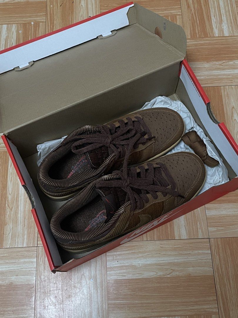 Nike Dunk Low Retro Premium (Category: Sneakers) located in Manila. Submitted by rei.ocn (Listing ID 1460351473, Image 1). Description: brand new never used, corduroy texture, good looking brown, has free lace rfs, i have so many shoes huhu .