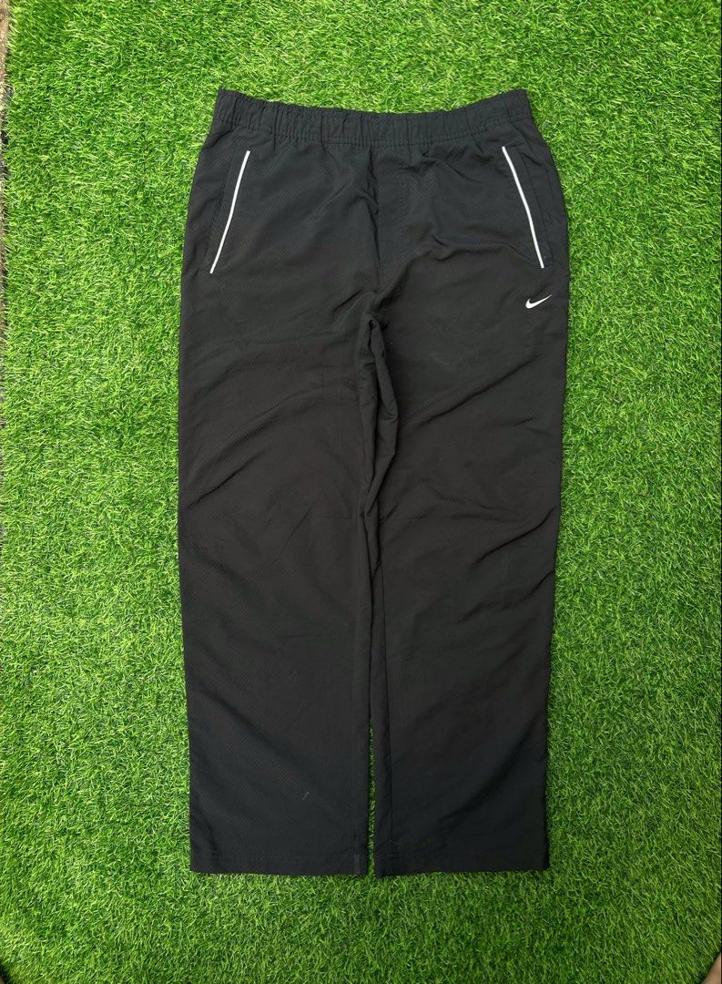 Nike FITDRY Dri-fit Trackpants (Category: Coats, Jackets and Outerwear) located in Davao. Submitted by echoloots (Listing ID 1460469943, Image 1). Description: Nike FITDRY Dri-fit Trackpants Waist - 33-38 Length - 42 Hem - 9.5 Color Rate - 9/10 Very Good Condition No Major Issues/Flaws Basic Signs of Usage Need Wash 450 + Shipping Fee.