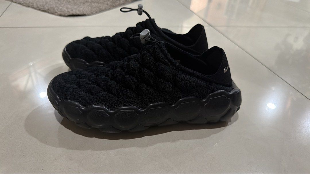 NIKE Flyknit Haven (Category: Sneakers) located in Quezon City. Submitted by eavie.ong (Listing ID 1460381661, Image 3). Description: Can be turned to slip ons.