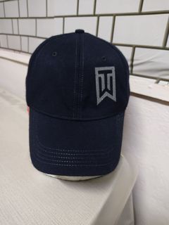 (Category: ) located in . Submitted by ek_thriftstore90 (Listing ID 1460480192, Image 1). Description: .