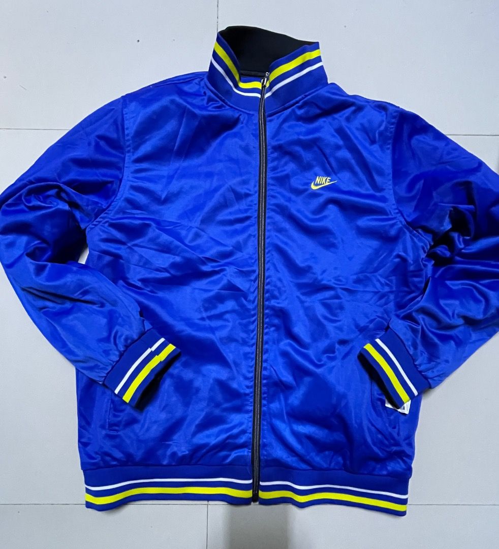 Nike Jacket Reversible (Category: Coats, Jackets and Outerwear) located in Caloocan City. Submitted by gelo_visions (Listing ID 1460485247, Image 1). Description: Excellent condition.