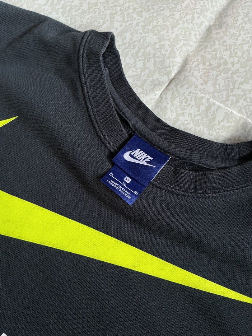 Nike Just Do It Pullover (Category: Coats, Jackets and Outerwear) located in Binan City. Submitted by findnavi (Listing ID 1460399834, Image 2). Description: XL 23x27 Excellent condition.