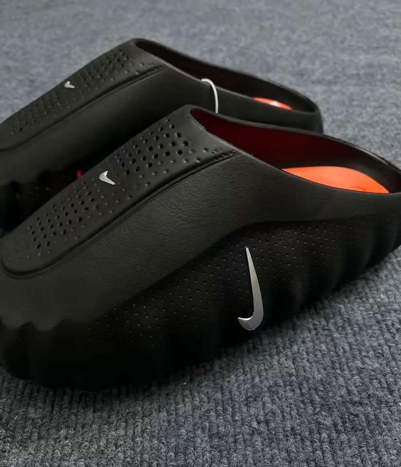 NIKE MINDS (Category: Slippers & Slides) located in Caloocan City. Submitted by urbantreasures9 (Listing ID 1460504878, Image 1). Description: .
