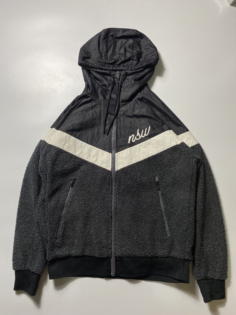 Nike NSW Sherpa Windrunner Jacket (Category: Coats, Jackets and Outerwear) located in Tacloban City. Submitted by kanye_east1 (Listing ID 1460470245, Image 1). Description: Details 22x27 Dimension 10/10 Color Rate Good as new condition No issue .