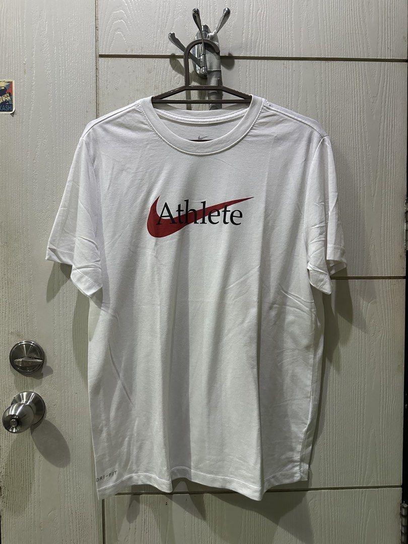 Nike shirt (Category: Tshirts & Polo Shirts ) located in Quezon City. Submitted by yy.yustore (Listing ID 1460428523, Image 1). Description: .