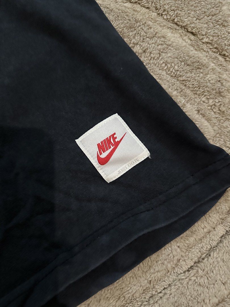 Nike Summer League Loose Fit Tee (Category: Tshirts & Polo Shirts ) located in Quezon City. Submitted by kayqmb (Listing ID 1460472287, Image 3). Description: - summer league graphic shirt - loose fit - no issues - 100% authentic .