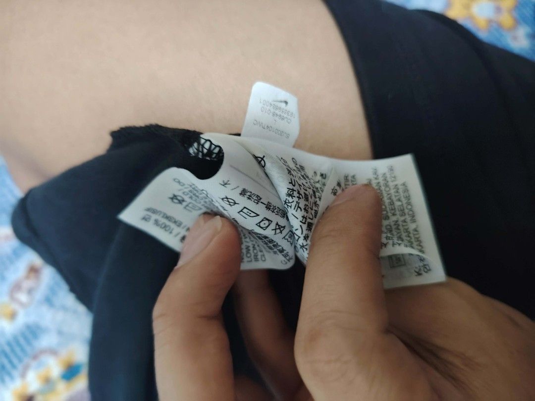 Nike tee "the swoosh is out there" (Category: Formal Shirts) located in Baguio. Submitted by vault62 (Listing ID 1460417044, Image 3). Description: .