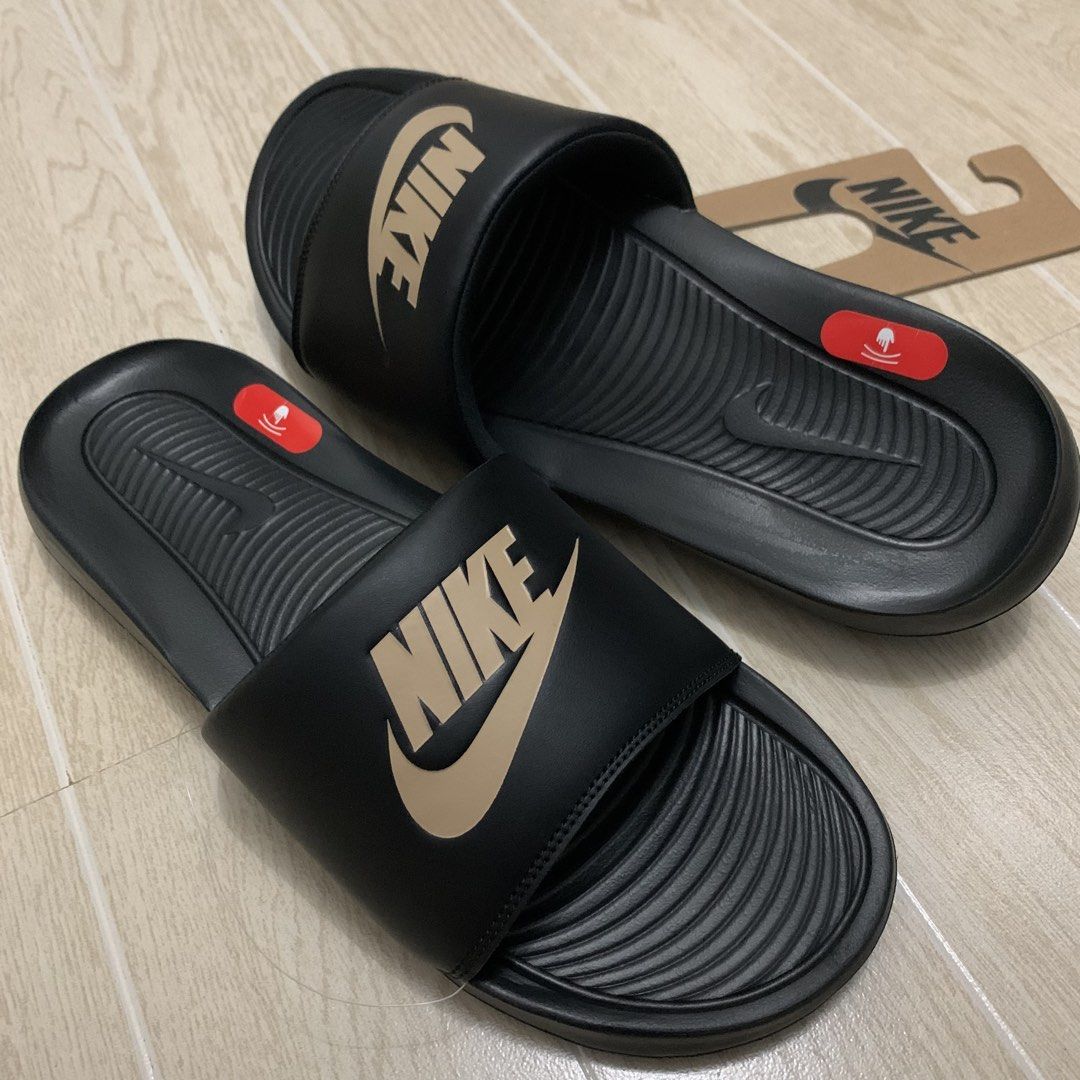 Nike Victori One Slides Black Tan (Category: Slippers & Slides) located in Manila. Submitted by ianvincent0726 (Listing ID 1460378833, Image 3). Description: - 12 US M - Brand new / Complete - ₱980 (SRP: ₱1,595) .
