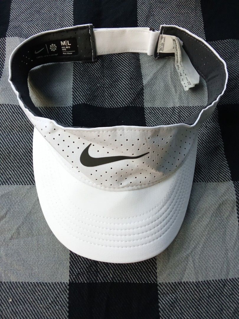 Nike visor DriFit ADV (Category: Caps & Hats) located in Polomolok. Submitted by timog_high_ice (Listing ID 1460410372, Image 1). Description: - Like new - Adjustable strap - No issues Perfect Pang takbo ❤️.