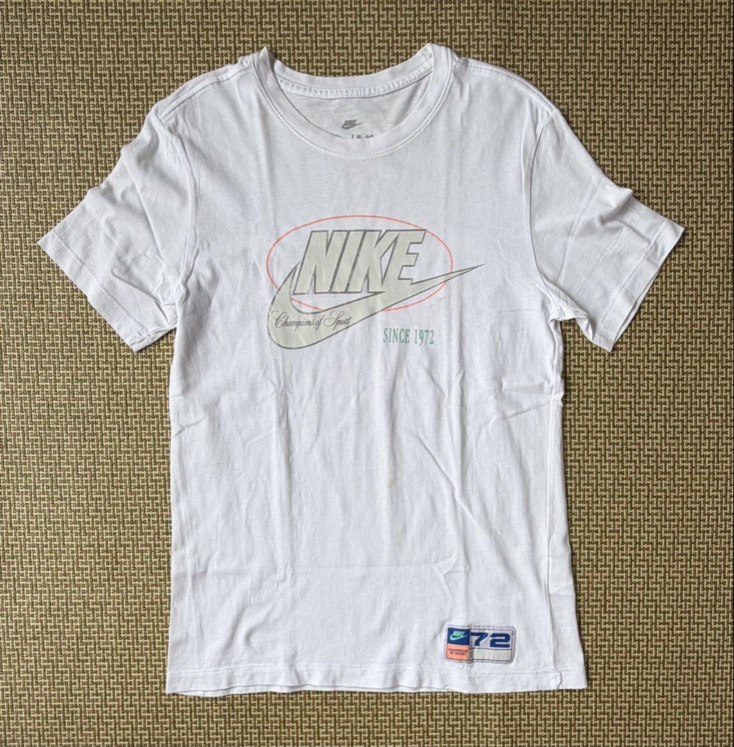 NIKE WHITE TEE 1972 (Category: Clothes Drying Rack) located in Pasay City. Submitted by lucky.jaypee (Listing ID 1460347419, Image 2). Description: FOR SALE NIKE WHITE TEE 1972.