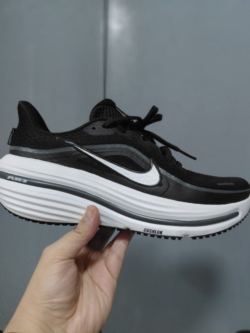 Nike winflo 12 size 8.5 bnew legit (Category: Sneakers) located in Quezon City. Submitted by jmp13 (Listing ID 1460450047, Image 1). Description: - Nike winflo 12 running shoes - Color: Black and White - Size: US 8.5 / EUR 42 - Features: Responsive Air cushioning for superior comfort - Ideal for: Running, training, or everyday wear.