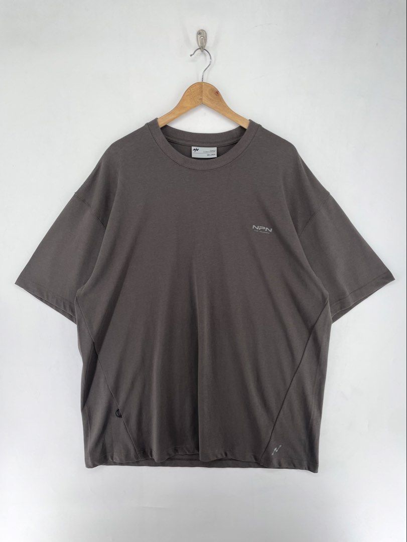 Nine point nine Element Grey Shirt (Category: Tshirts & Polo Shirts ) located in Mandaluyong City. Submitted by armrhts (Listing ID 1460407364, Image 1). Description: Size: XXL Dimensions(inches) •Width: 28" •Length: 32" •Pit to Cuff: 6".