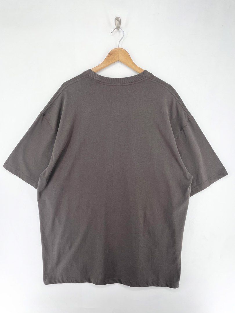 Nine point nine Element Grey Shirt (Category: Tshirts & Polo Shirts ) located in Mandaluyong City. Submitted by armrhts (Listing ID 1460407364, Image 2). Description: Size: XXL Dimensions(inches) •Width: 28" •Length: 32" •Pit to Cuff: 6".
