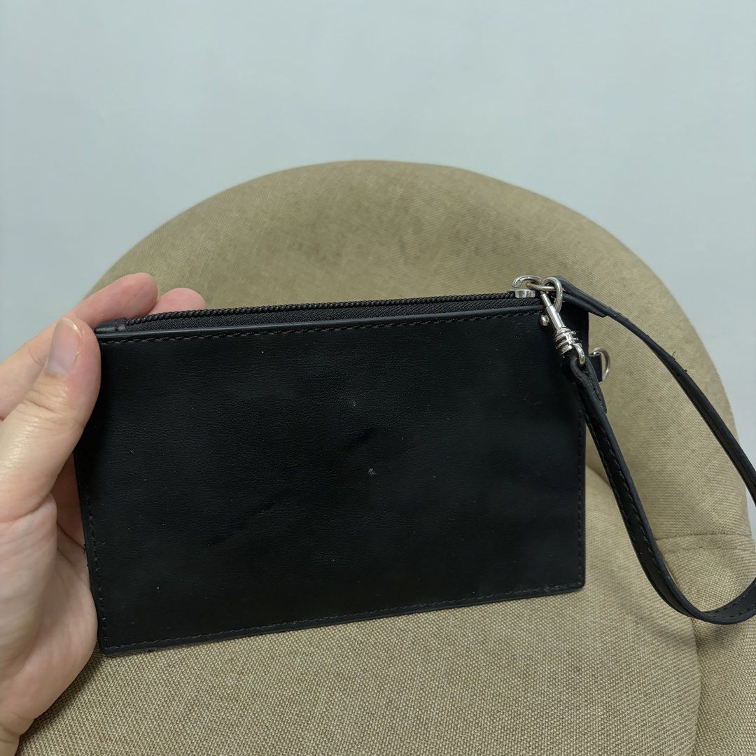 Nine west black wrislet wallet (Category: Purses & Pouches) located in San Carlos. Submitted by marj.mco (Listing ID 1460437657, Image 2). Description: US bought Preloved 100% original.