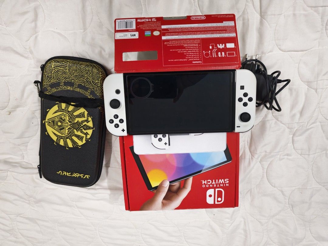 Nintendo switch oled (Category: Nintendo) located in Johor Bahru. Submitted by thehobbyguy (Listing ID 1460436813, Image 1). Description: want to sell Nintendo switch oled jarang main dapat accessories macam case complete ada charger termasuk memory card 128gb condition cun berminat boleh pm .
